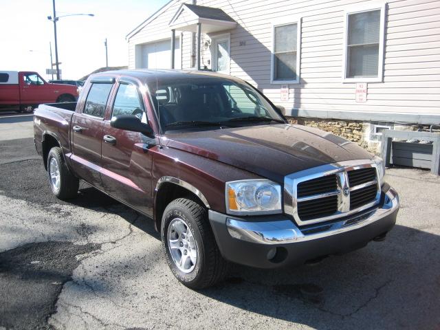 2005 Dodge Dakota Automatic Leather/sunroof