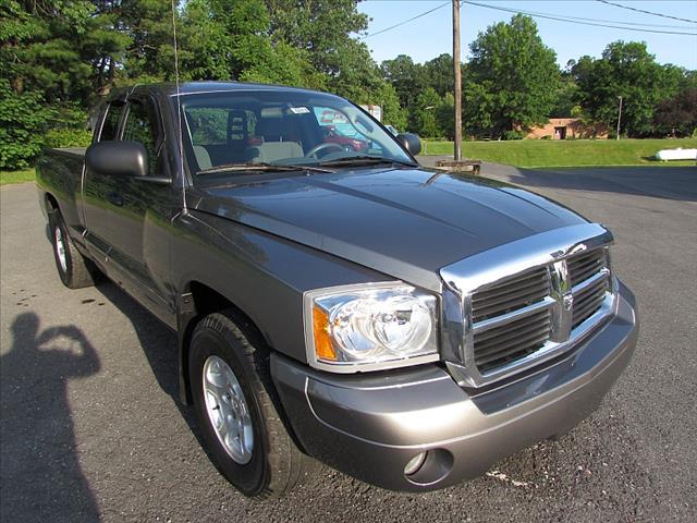 2005 Dodge Dakota 2dr Cpe Auto W/moonroof