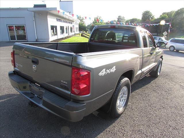 2005 Dodge Dakota 2dr Cpe Auto W/moonroof