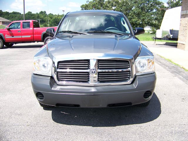 2005 Dodge Dakota 4dr LX 4WD Auto