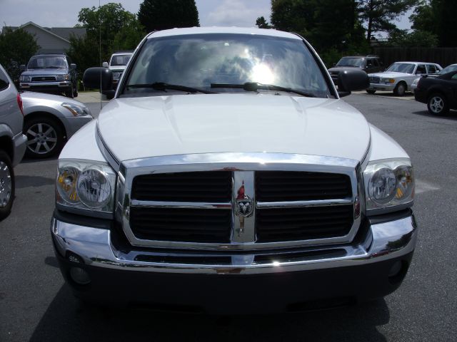 2005 Dodge Dakota LS ES