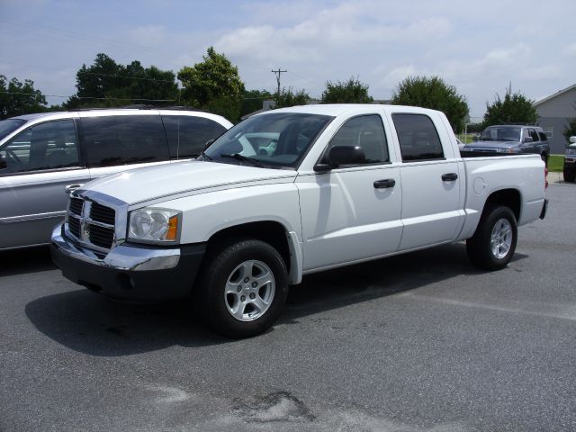 2005 Dodge Dakota LS ES