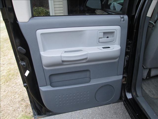 2005 Dodge Dakota Unknown