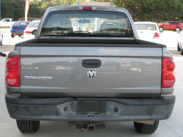 2006 Dodge Dakota 4dr LX 4WD Auto