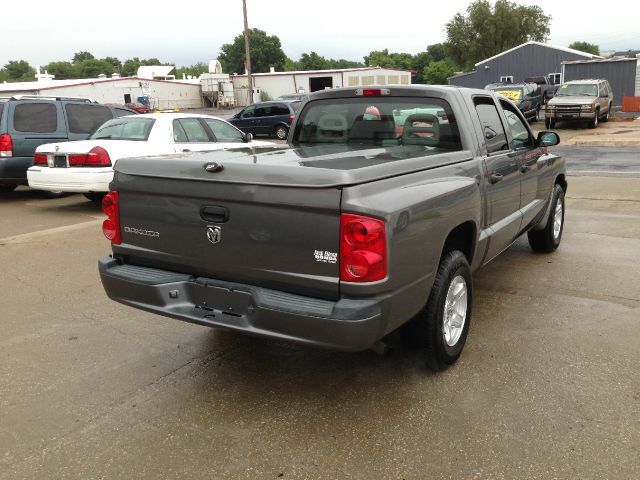 2006 Dodge Dakota 4dr LX 4WD Auto