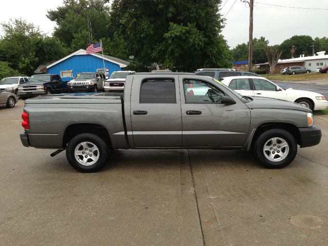 2006 Dodge Dakota 4dr LX 4WD Auto