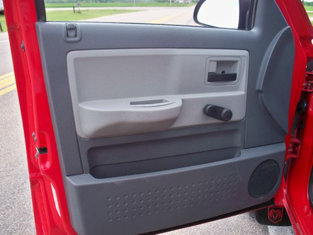 2006 Dodge Dakota 4dr LX 4WD Auto