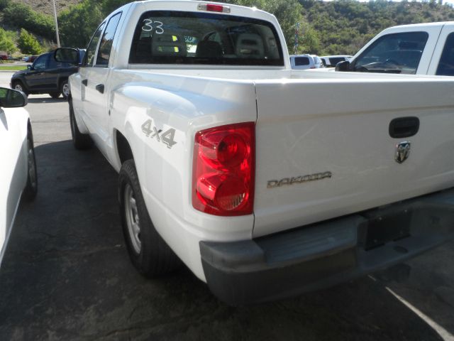 2006 Dodge Dakota 4dr LX 4WD Auto