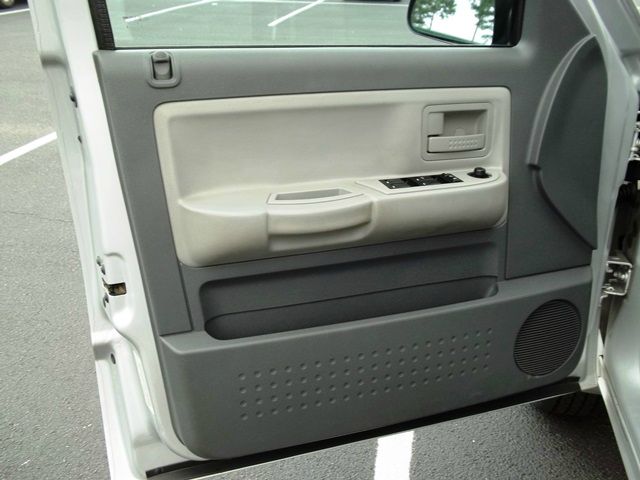 2007 Dodge Dakota LS ES