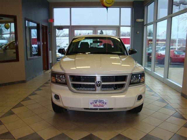 2009 Dodge Dakota 2WD Crew Cab 143.5