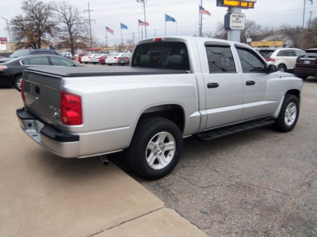 2010 Dodge Dakota 2WD Crew Cab 143.5