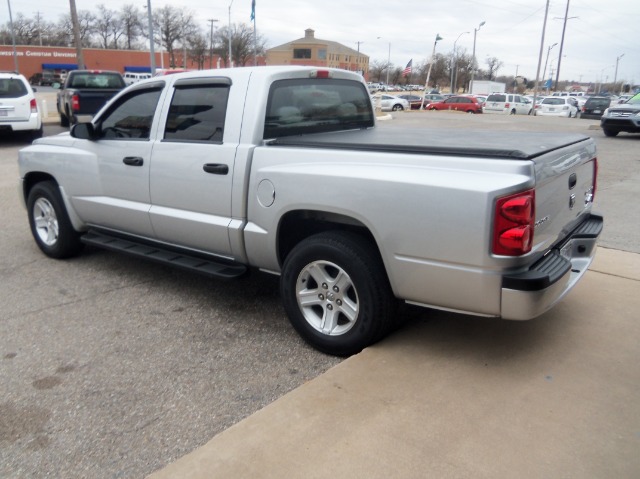 2010 Dodge Dakota 2WD Crew Cab 143.5