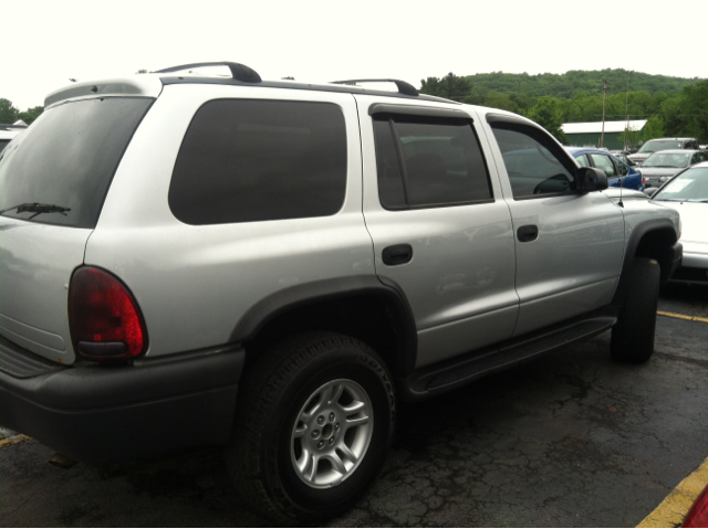 2003 Dodge Durango Wolfsburg Edition Sedan