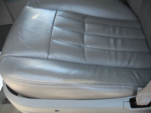 2005 Dodge Durango Wolfsburg Edition Sedan