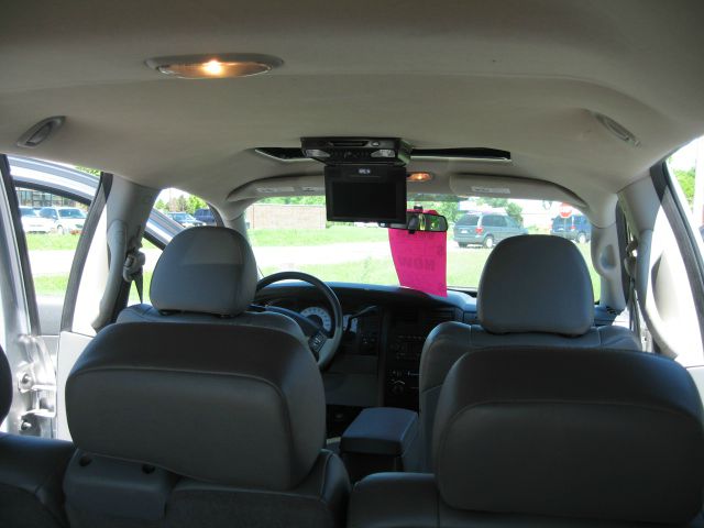 2005 Dodge Durango Wolfsburg Edition Sedan