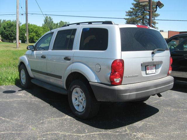 2005 Dodge Durango Wolfsburg Edition Sedan
