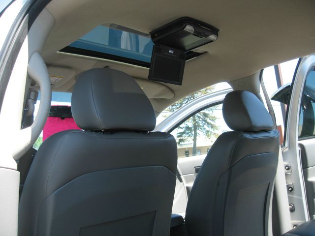 2005 Dodge Durango Wolfsburg Edition Sedan