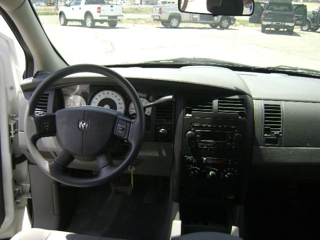 2006 Dodge Durango Wolfsburg Edition Sedan