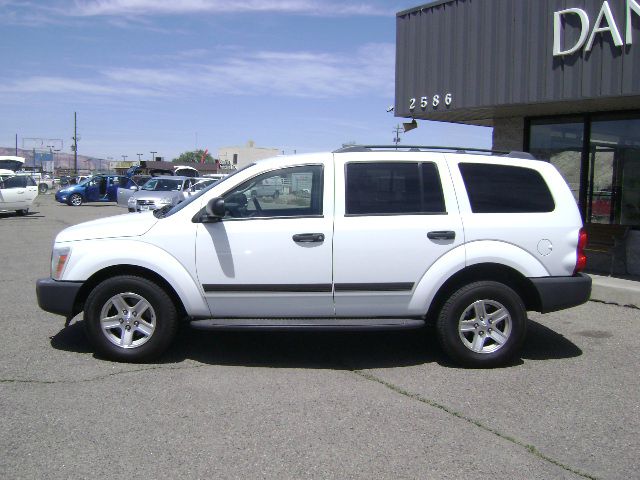2006 Dodge Durango Wolfsburg Edition Sedan