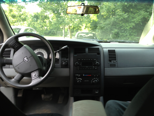 2006 Dodge Durango Wolfsburg Edition Sedan