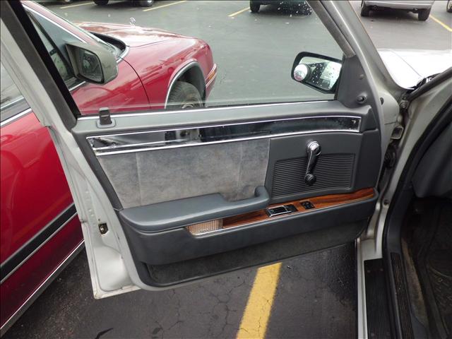 1990 Dodge Dynasty Unknown