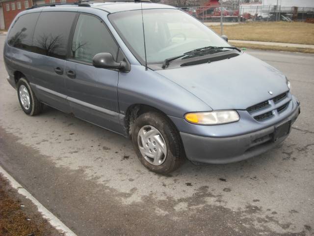 1996 Dodge Grand Caravan SE