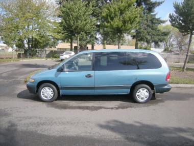 1996 Dodge Grand Caravan SE