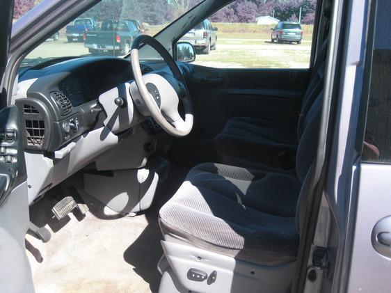 1996 Dodge Grand Caravan X