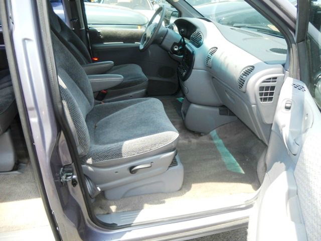 1997 Dodge Grand Caravan SE