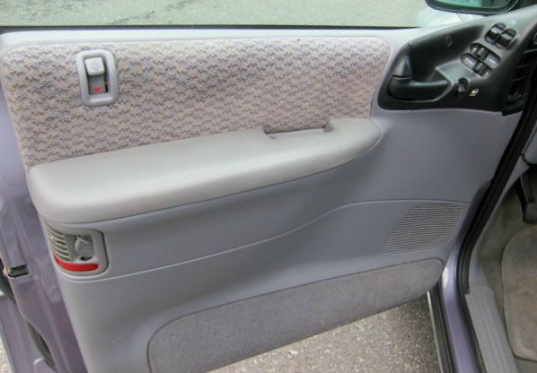 1998 Dodge Grand Caravan SE