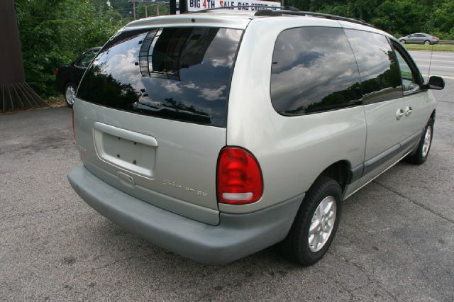 1999 Dodge Grand Caravan SE