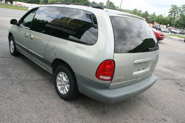 1999 Dodge Grand Caravan SE