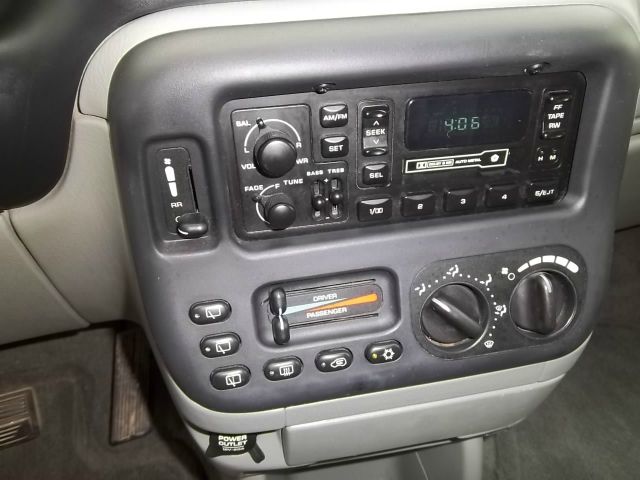 1999 Dodge Grand Caravan SE