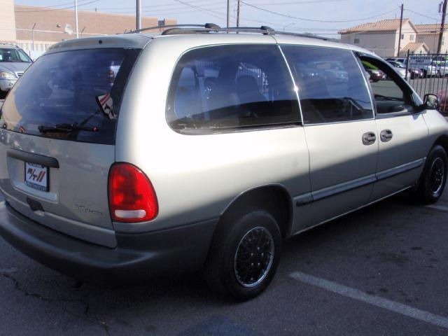 1999 Dodge Grand Caravan Base