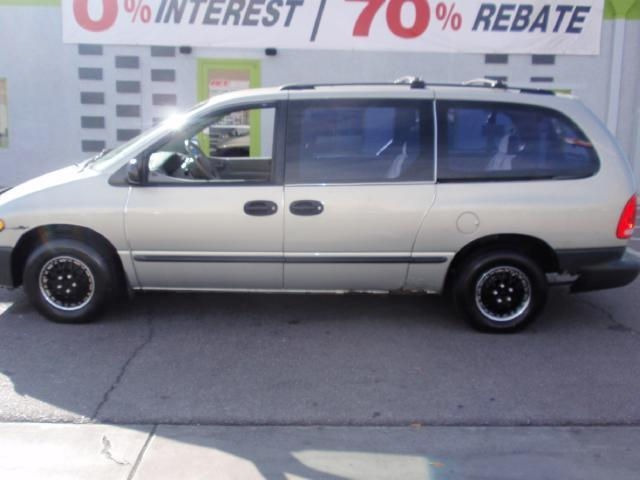 1999 Dodge Grand Caravan Base