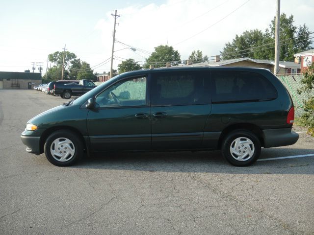 1999 Dodge Grand Caravan SE