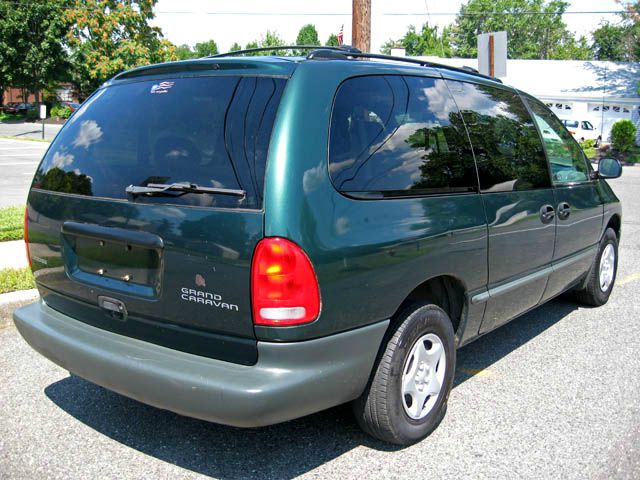 1999 Dodge Grand Caravan Base