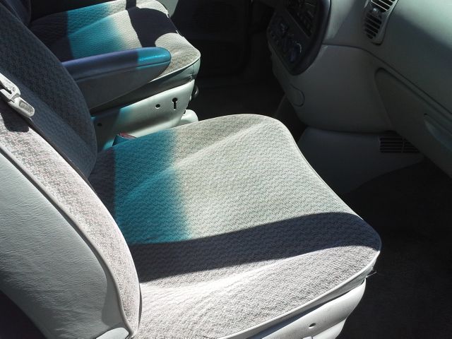 2000 Dodge Grand Caravan SE