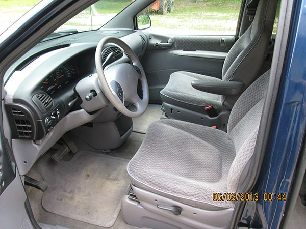 2000 Dodge Grand Caravan SE