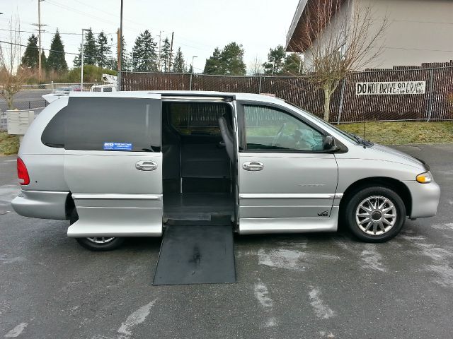 2000 Dodge Grand Caravan 4dr Sdn I4 Man LE (natl)