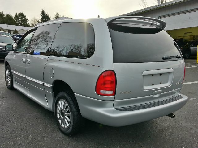 2000 Dodge Grand Caravan 4dr Sdn I4 Man LE (natl)