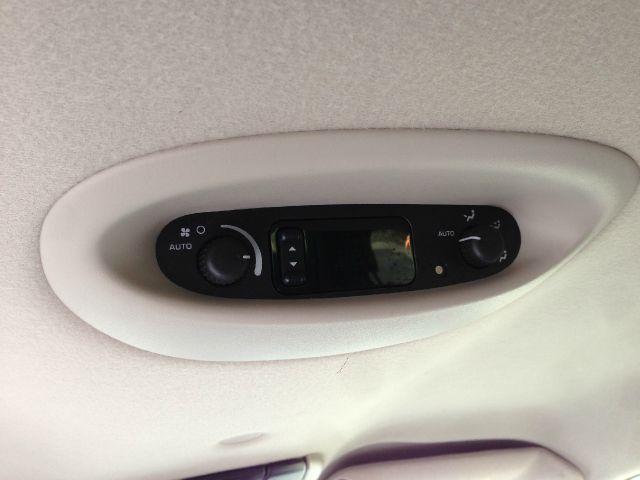 2001 Dodge Grand Caravan LW2