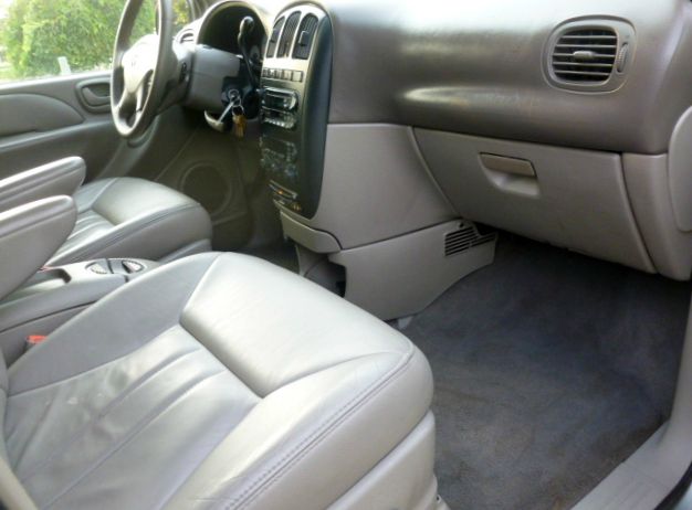 2003 Dodge Grand Caravan LW2