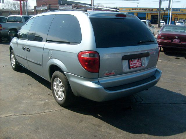 2004 Dodge Grand Caravan SE