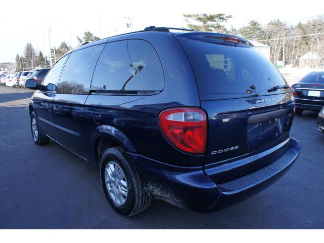 2004 Dodge Grand Caravan SE