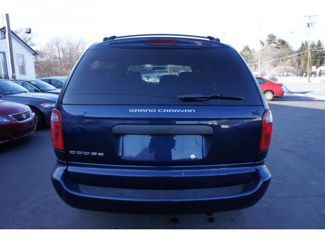 2004 Dodge Grand Caravan SE