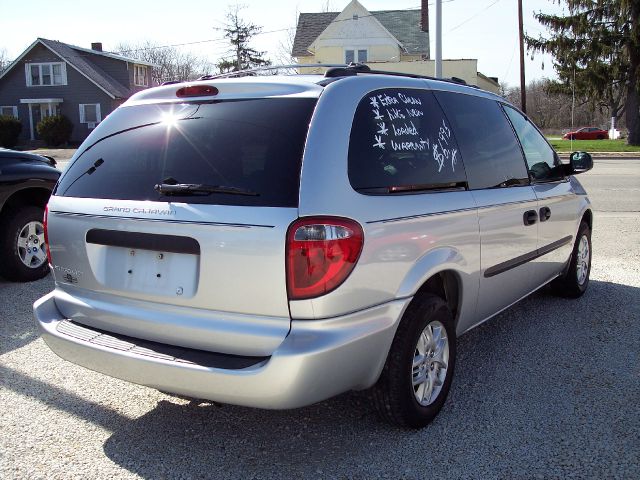 2004 Dodge Grand Caravan SE
