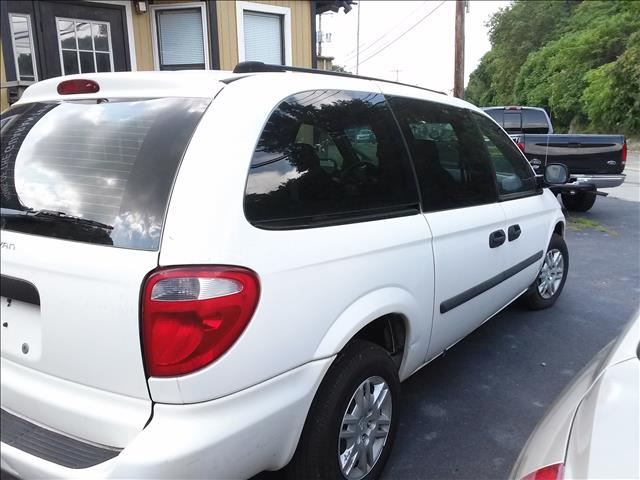 2005 Dodge Grand Caravan SE
