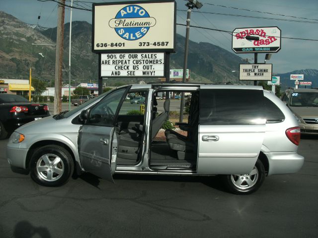 2005 Dodge Grand Caravan S