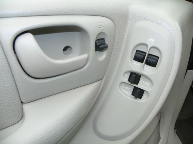 2005 Dodge Grand Caravan S